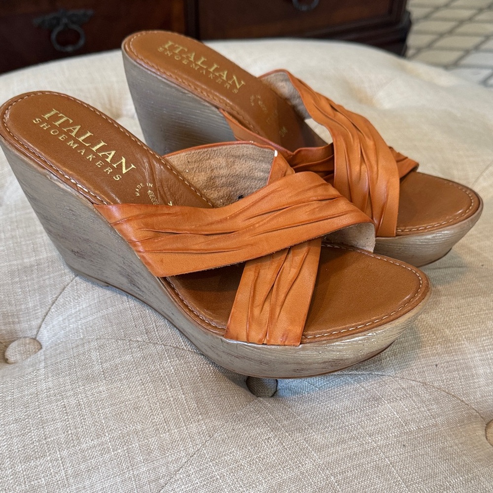 Italian Shoemakers Women's Brown Wedge Sandals